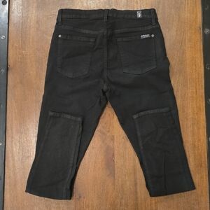 Stylish Black Cropped Jeans